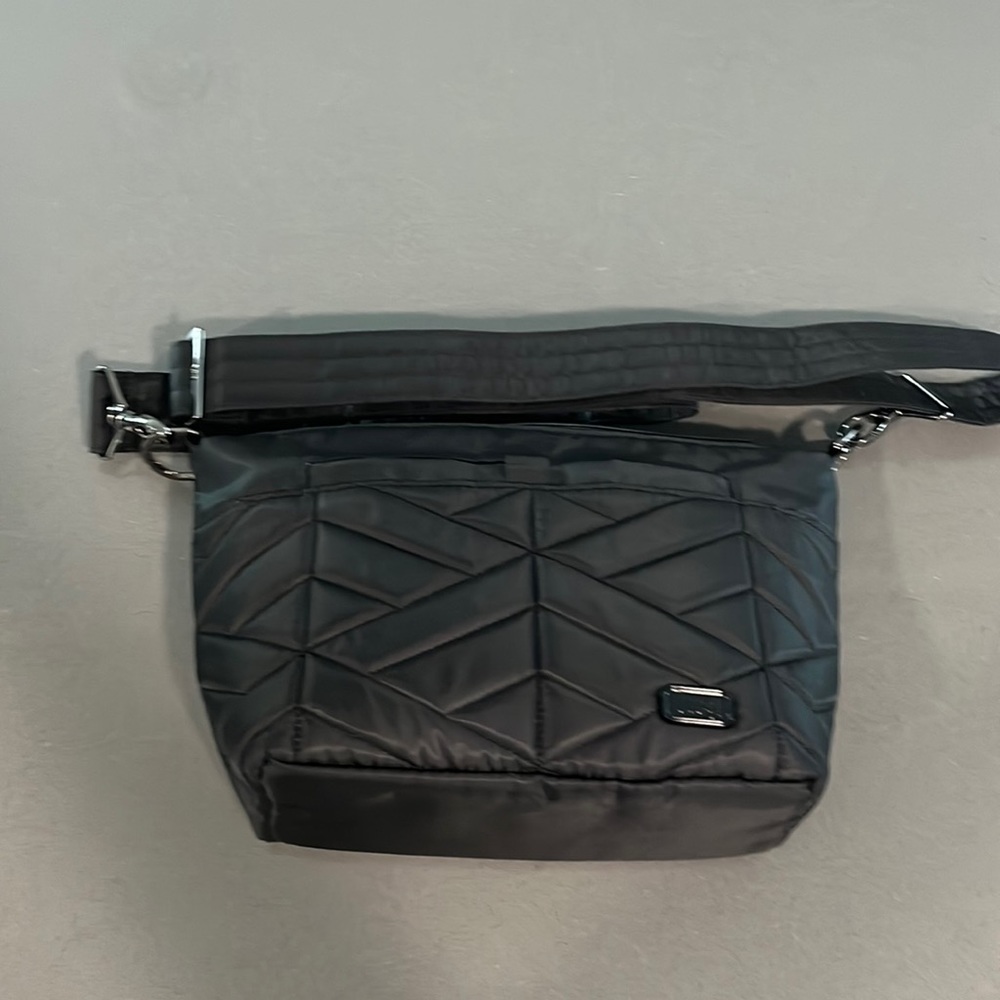 Lug medium flare crossbody purse black